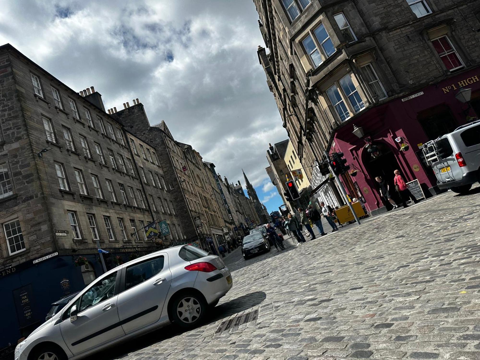 Old House In Central Of Old Town Edinburgh Exterior photo